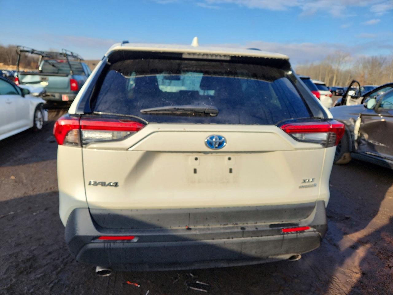2022 TOYOTA RAV4 XLE PREMIUM photo 6