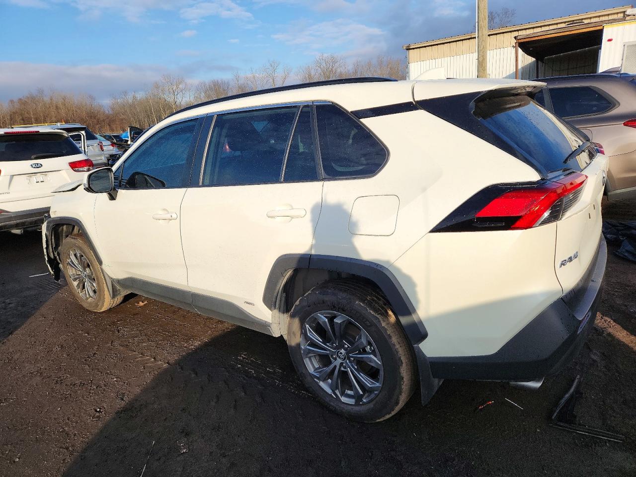 2022 TOYOTA RAV4 XLE PREMIUM photo 2