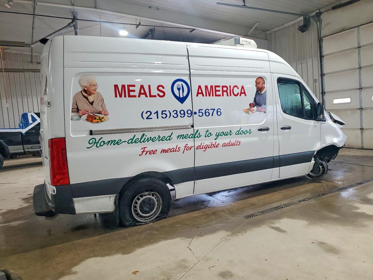2024 MERCEDES BENZ SPRINTER 2500 REFRIGERATED DELIVERY VAN photo 3