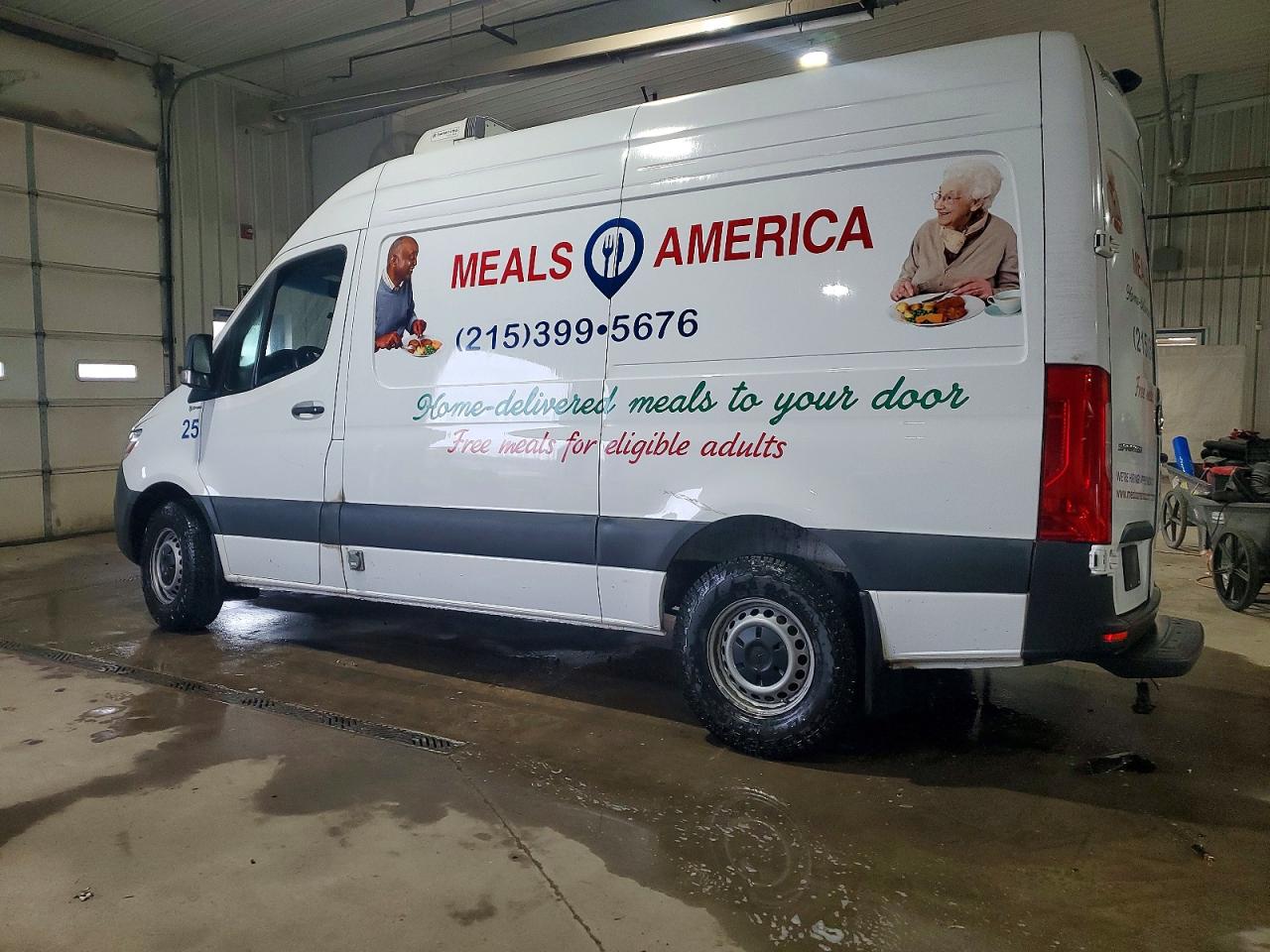 2024 MERCEDES BENZ SPRINTER 2500 REFRIGERATED DELIVERY VAN photo 2