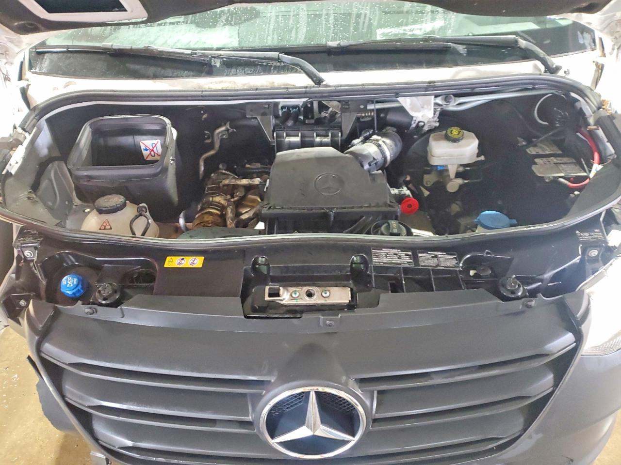 2024 MERCEDES BENZ SPRINTER 2500 REFRIGERATED DELIVERY VAN photo 12
