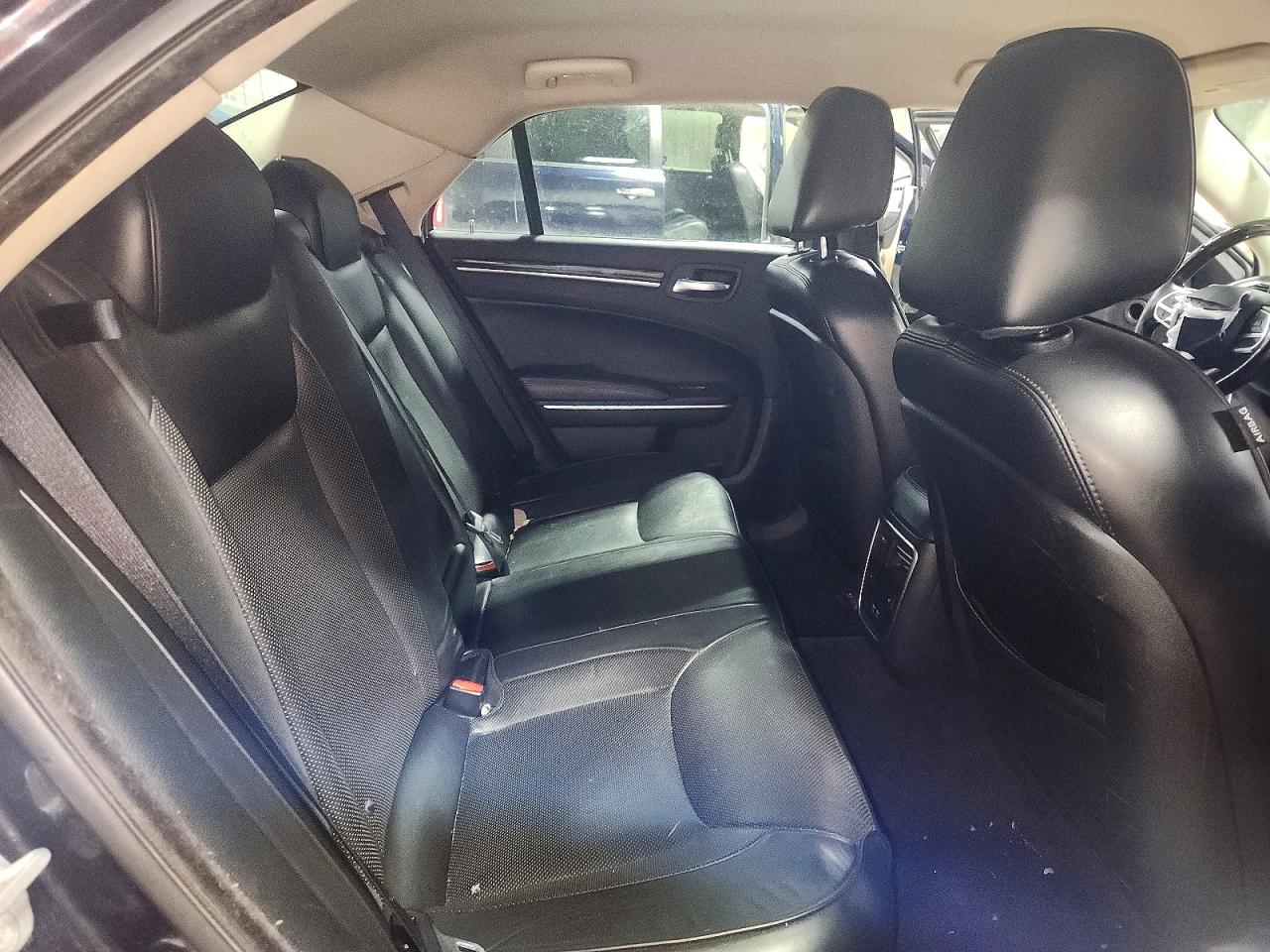 2019 CHRYSLER 300 LIMITED photo 19