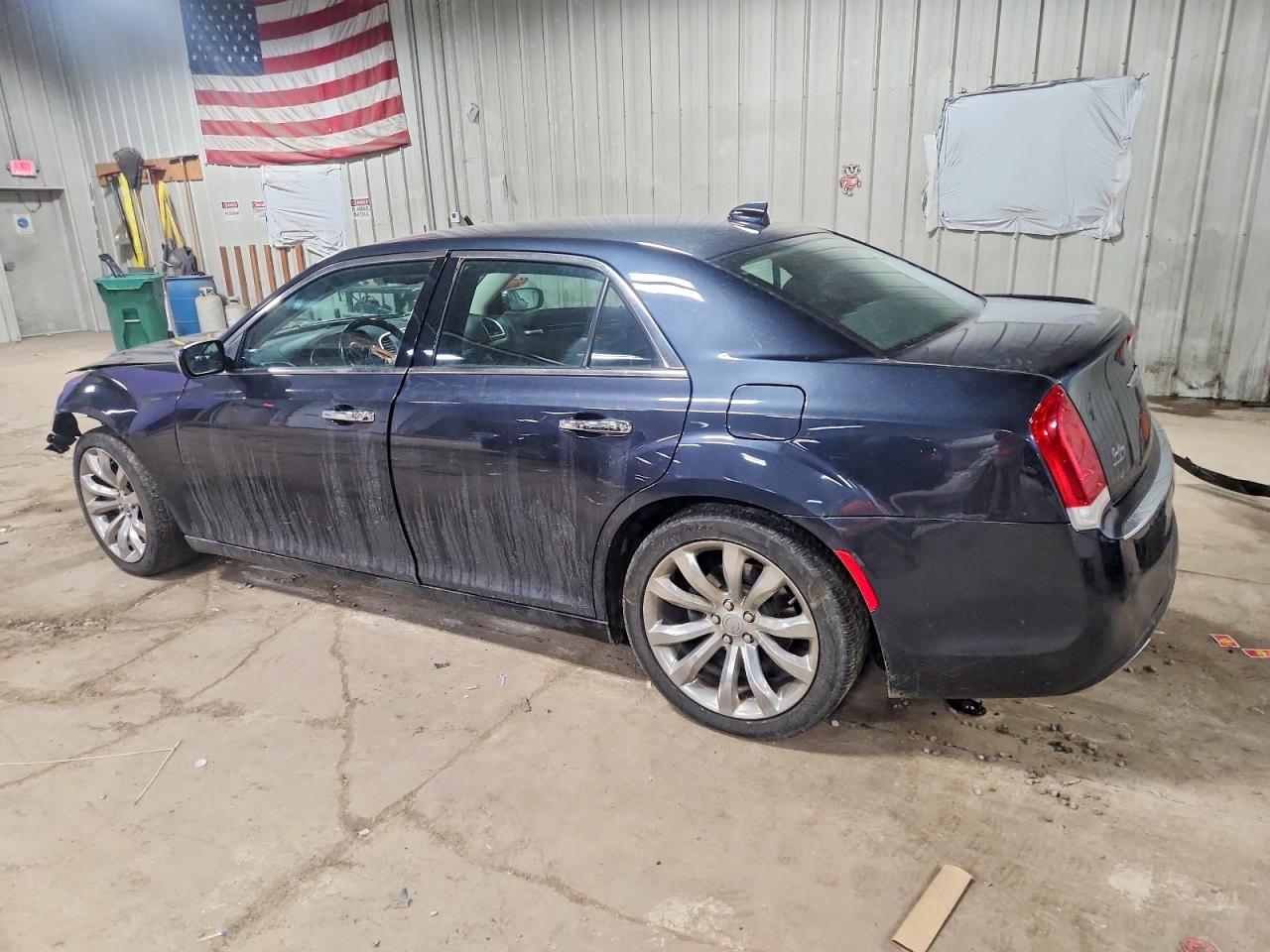 2019 CHRYSLER 300 LIMITED photo 3