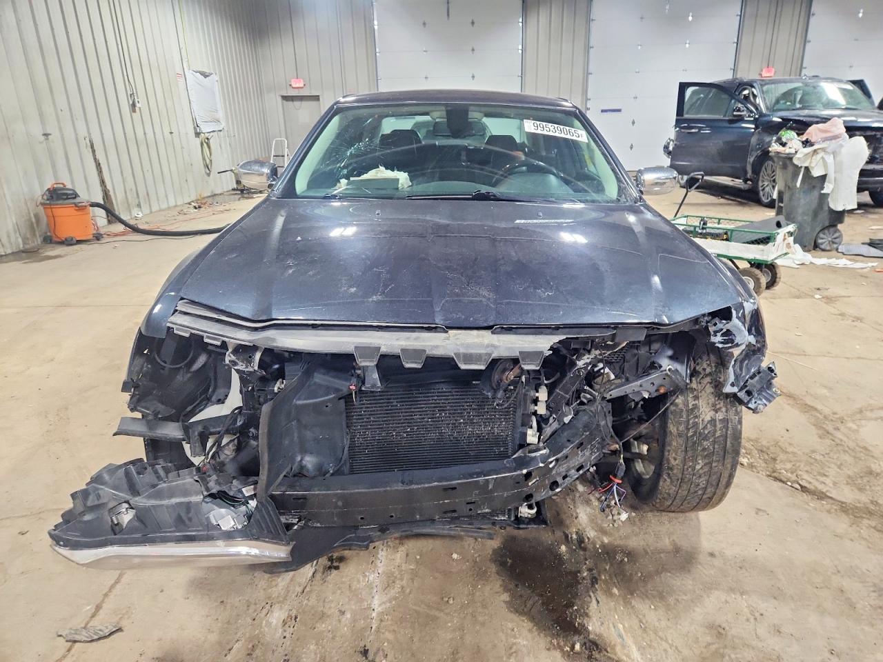 2019 CHRYSLER 300 LIMITED photo 9