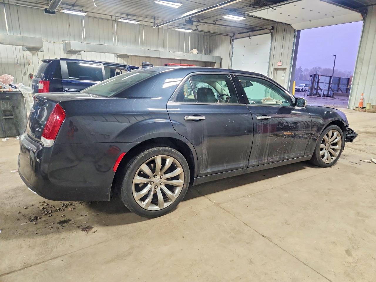 2019 CHRYSLER 300 LIMITED photo 5