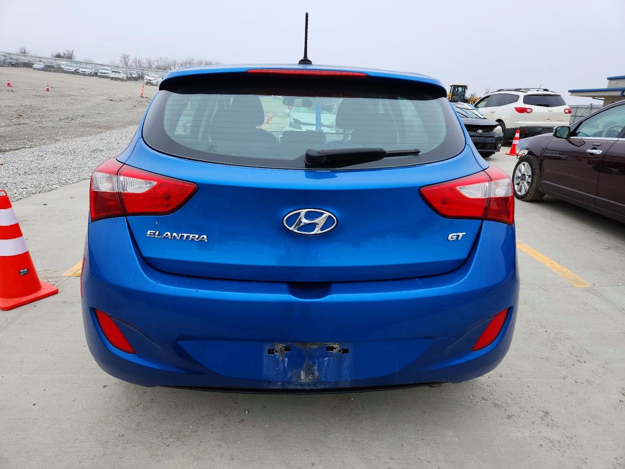 2017 HYUNDAI ELANTRA GT photo 6