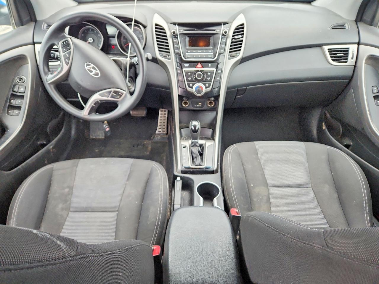 2017 HYUNDAI ELANTRA GT photo 8