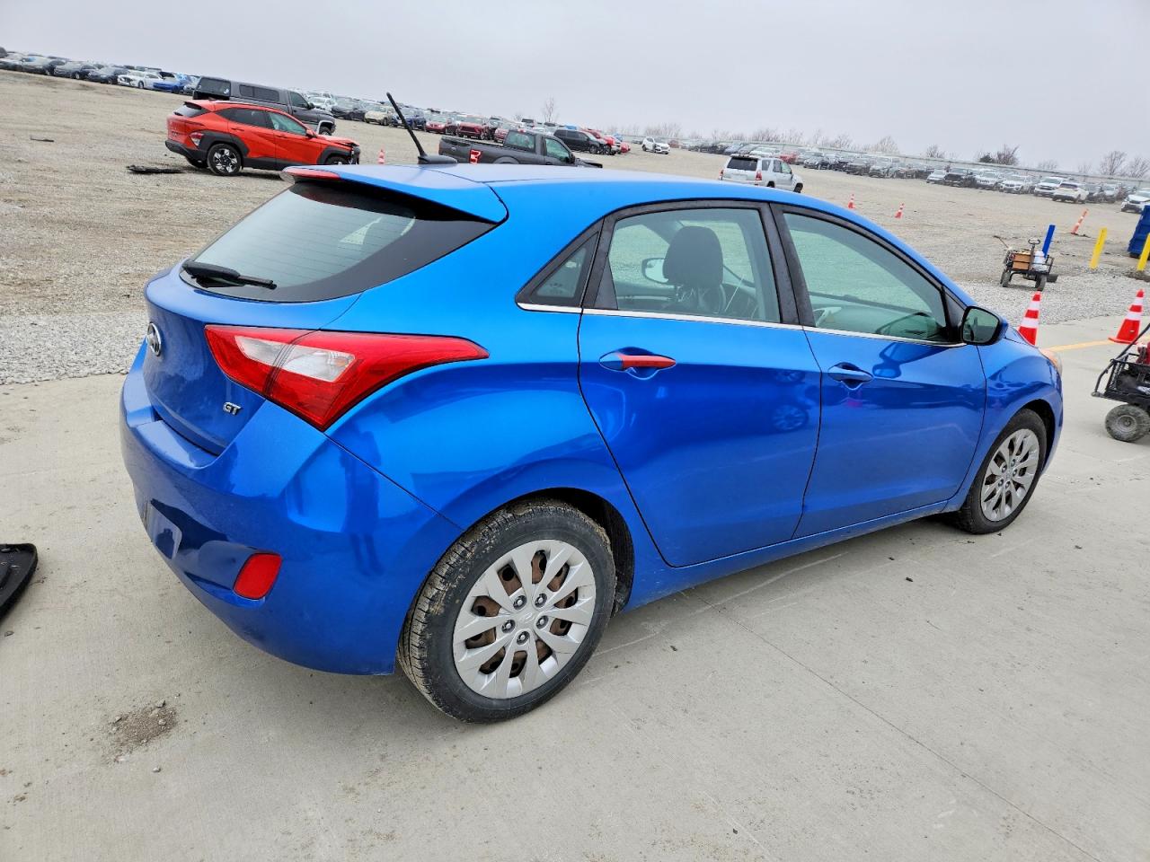 2017 HYUNDAI ELANTRA GT photo 3