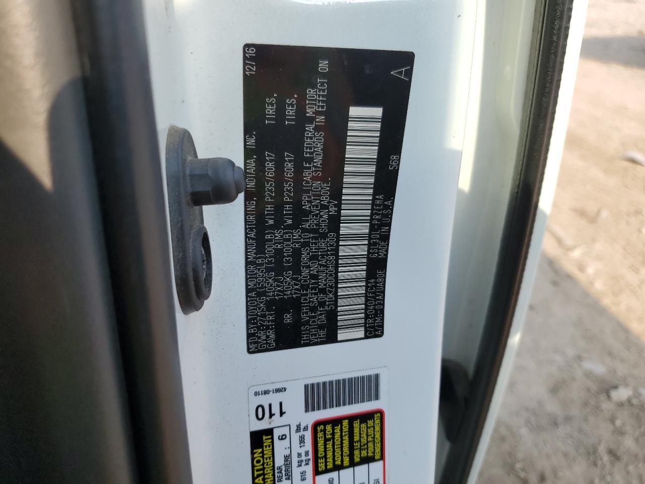2017 TOYOTA SIENNA LE photo 13