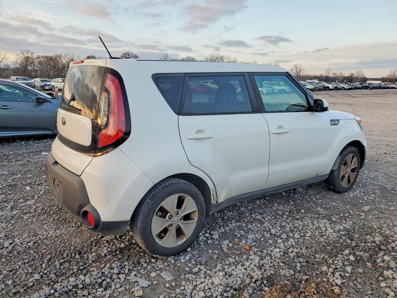 2016 KIA SOUL photo 3