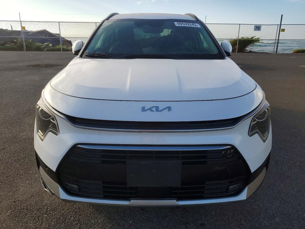 2023 KIA NIRO SX photo 5
