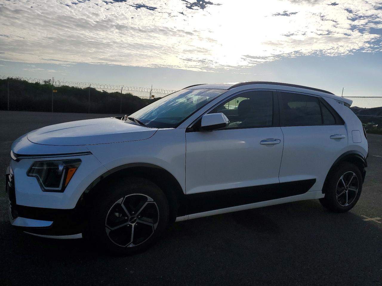 2023 KIA NIRO