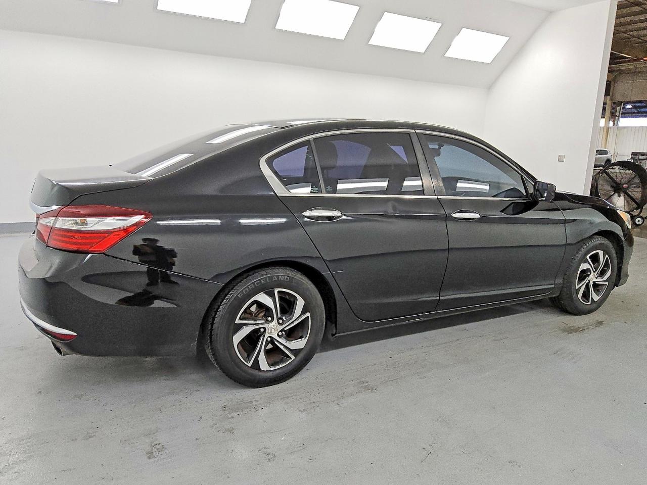 2017 HONDA ACCORD LX photo 3