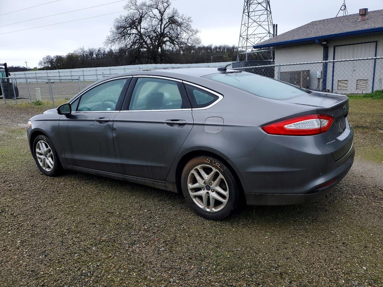 2014 FORD FUSION SE photo 2
