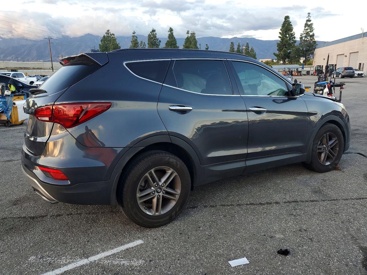 2017 HYUNDAI SANTA FE SPORT photo 3