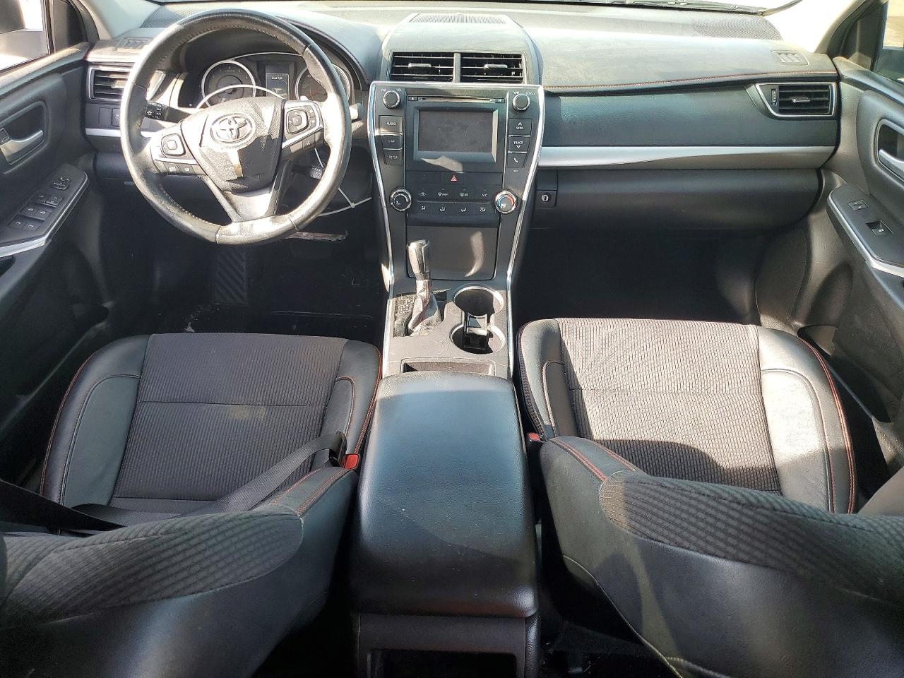 2017 TOYOTA CAMRY LE photo 8
