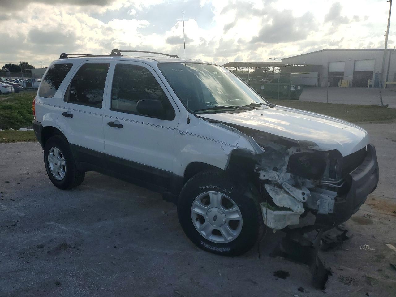 2003 FORD ESCAPE XLT photo 4