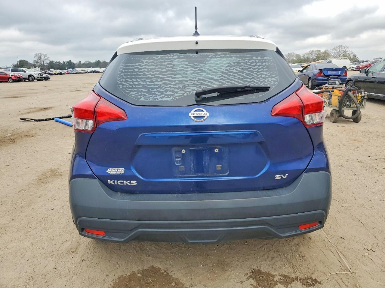 2018 NISSAN KICKS S photo 6