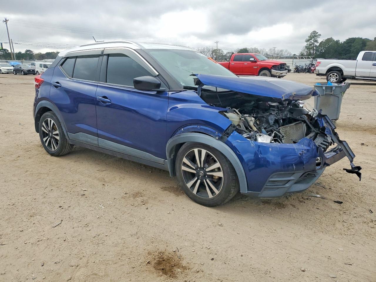 2018 NISSAN KICKS S photo 4