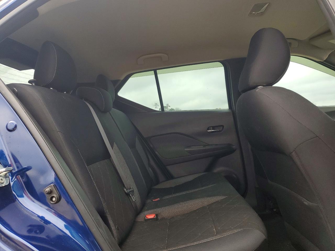 2018 NISSAN KICKS S photo 11