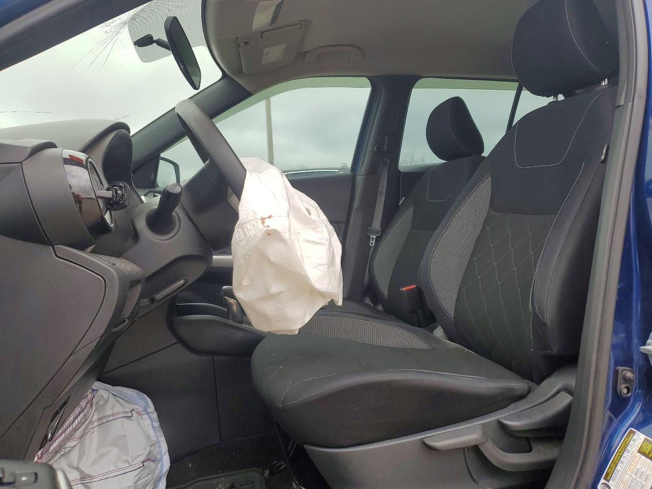 2018 NISSAN KICKS S photo 7