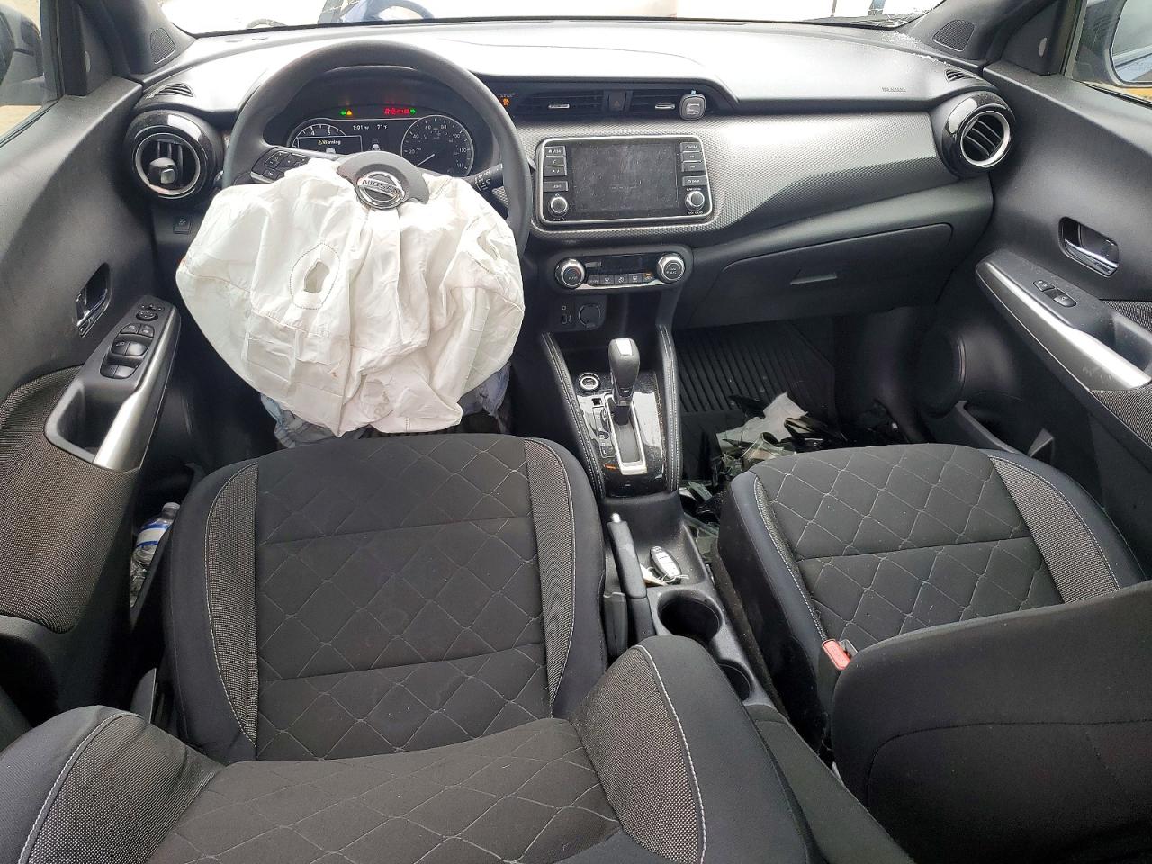 2018 NISSAN KICKS S photo 8