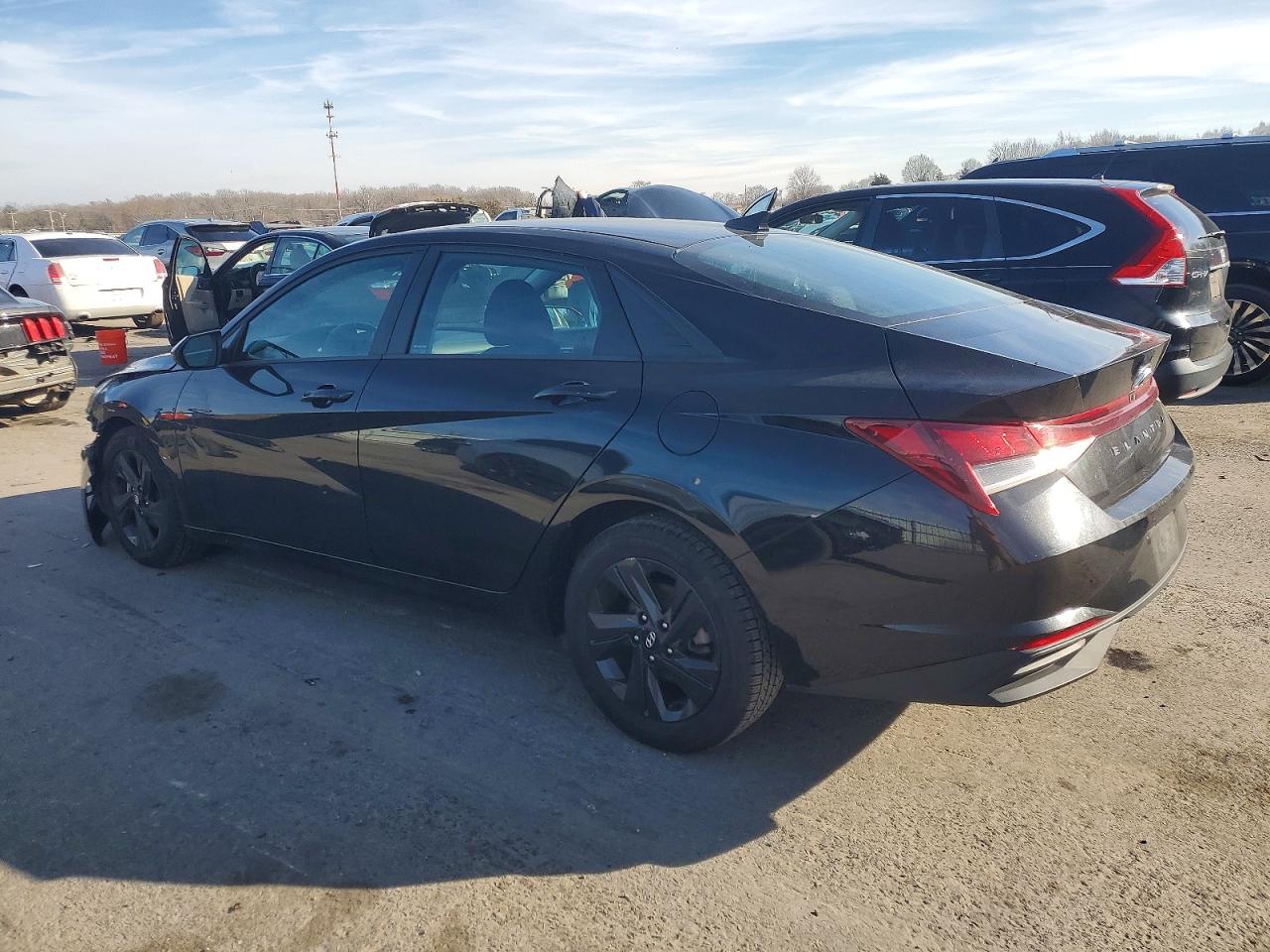 2021 HYUNDAI ELANTRA SEL photo 3