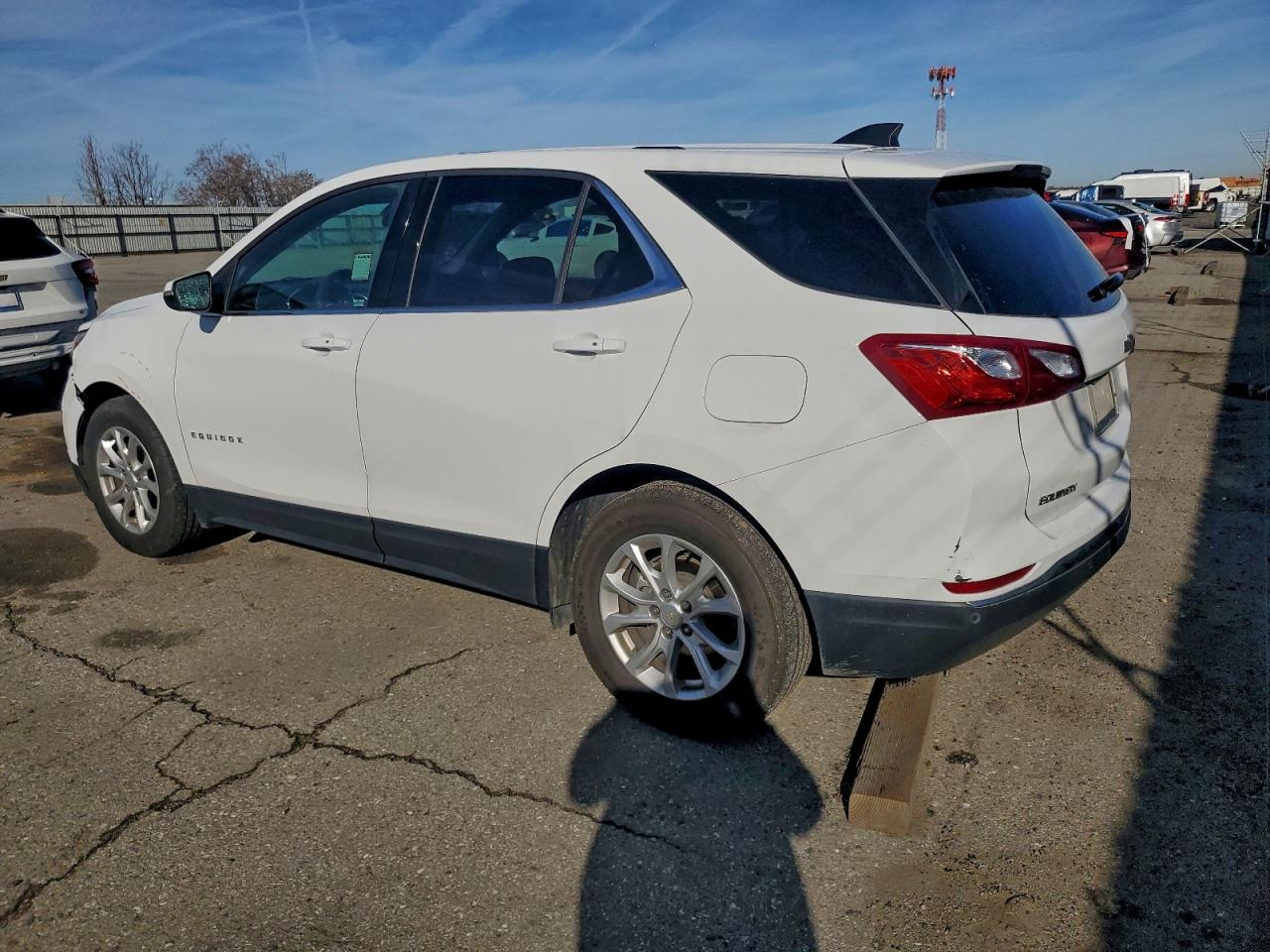 2018 CHEVROLET EQUINOX LT photo 2