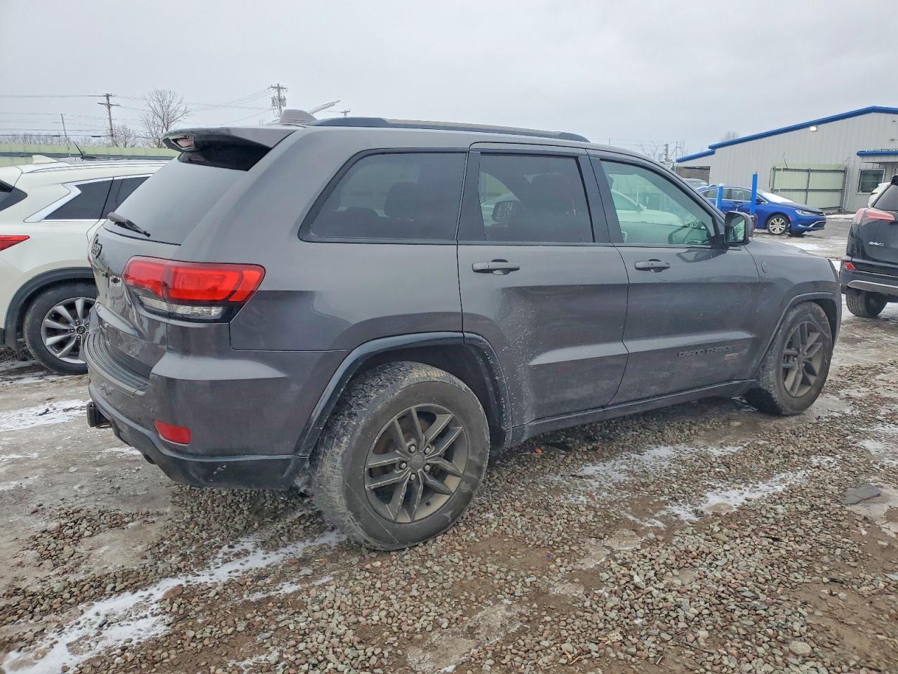 2016 JEEP GRAND CHEROKEE LIMITED photo 3