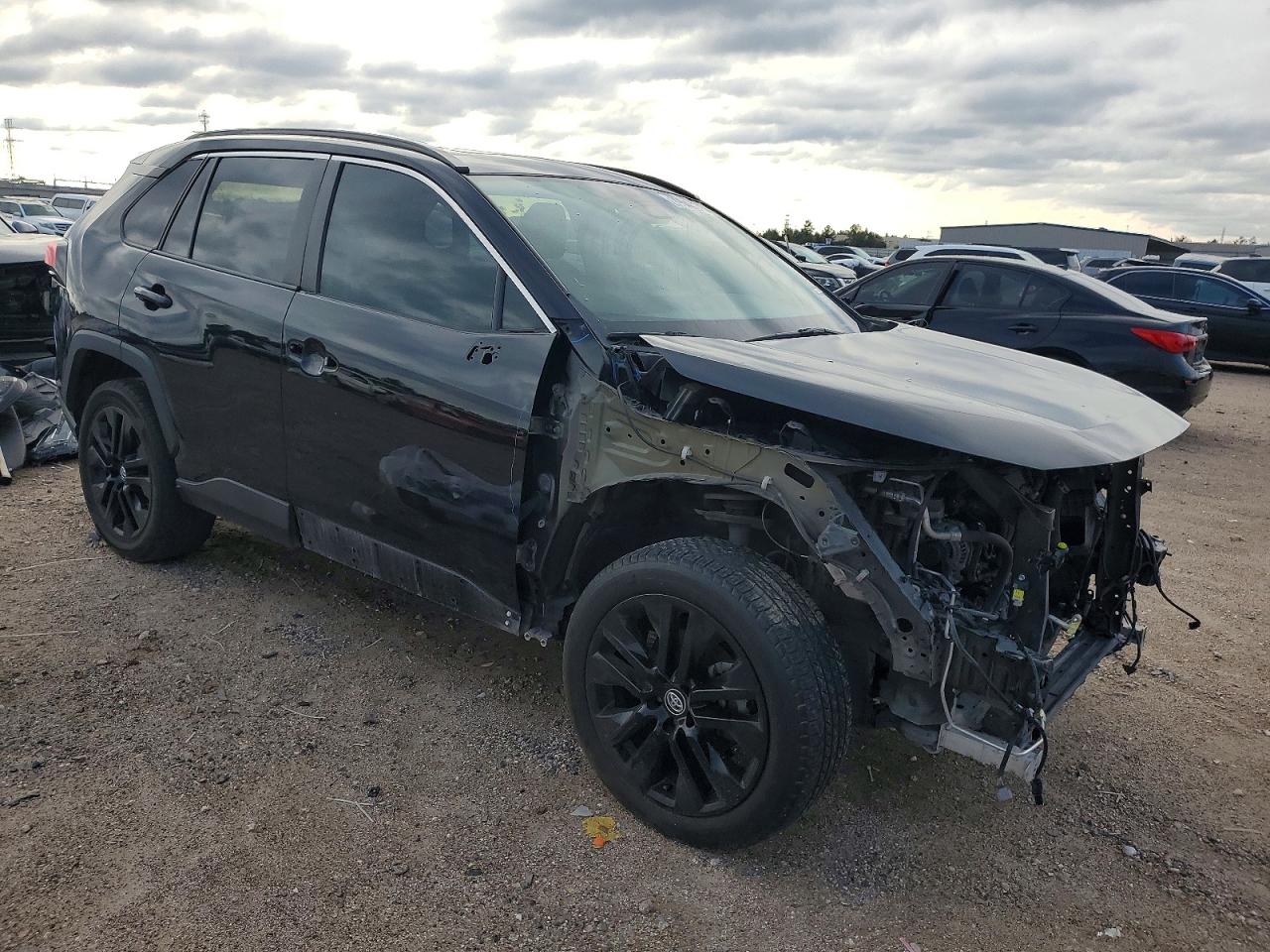 2021 TOYOTA RAV4 XLE PREMIUM photo 4