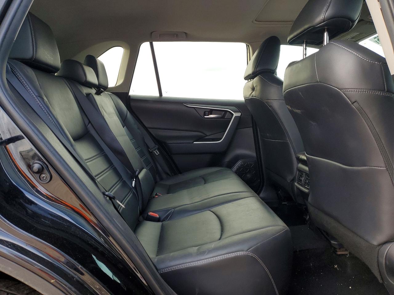 2021 TOYOTA RAV4 XLE PREMIUM photo 11