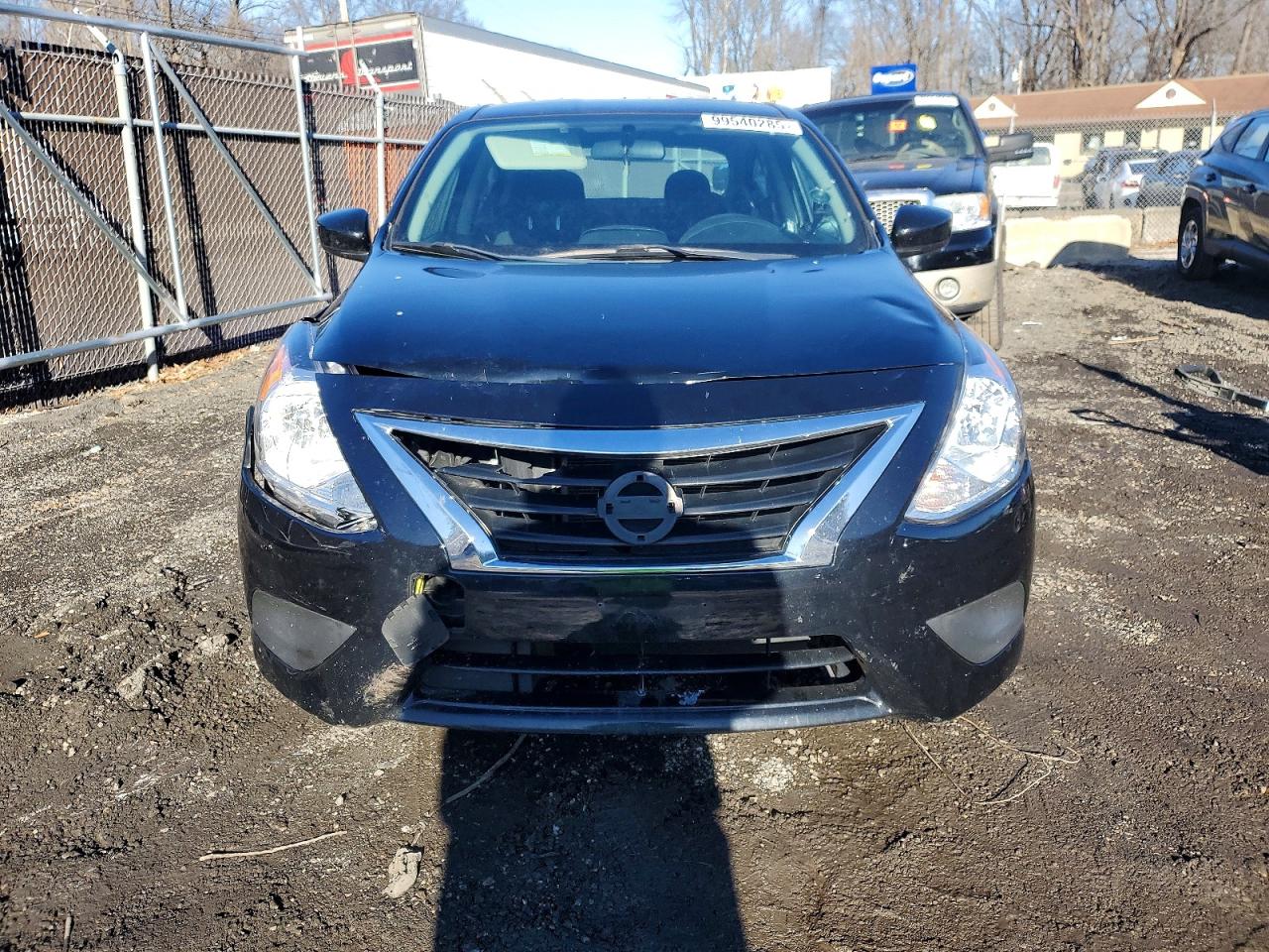 2019 NISSAN VERSA S photo 9