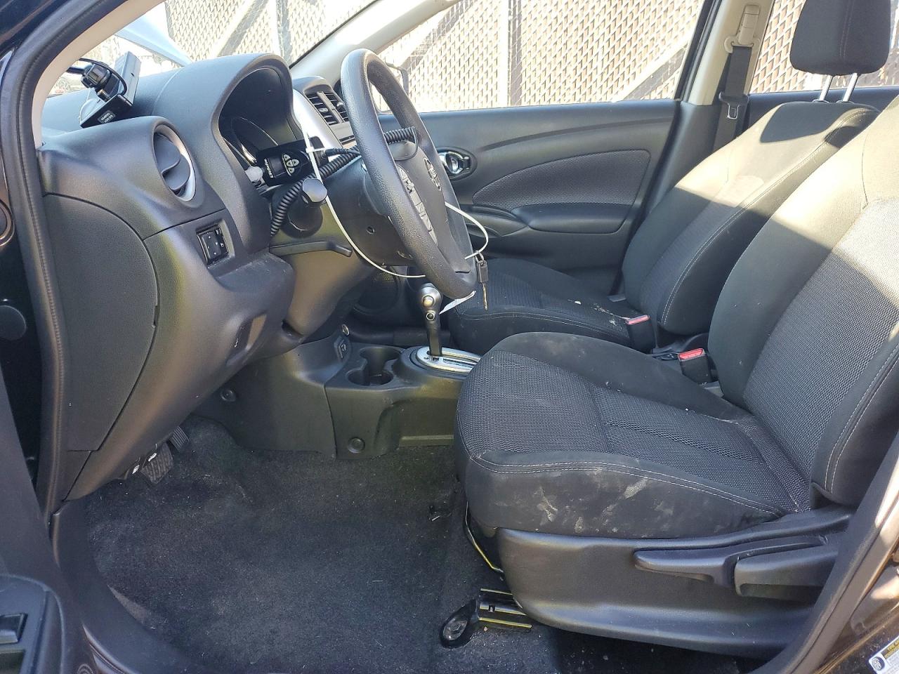 2019 NISSAN VERSA S photo 13