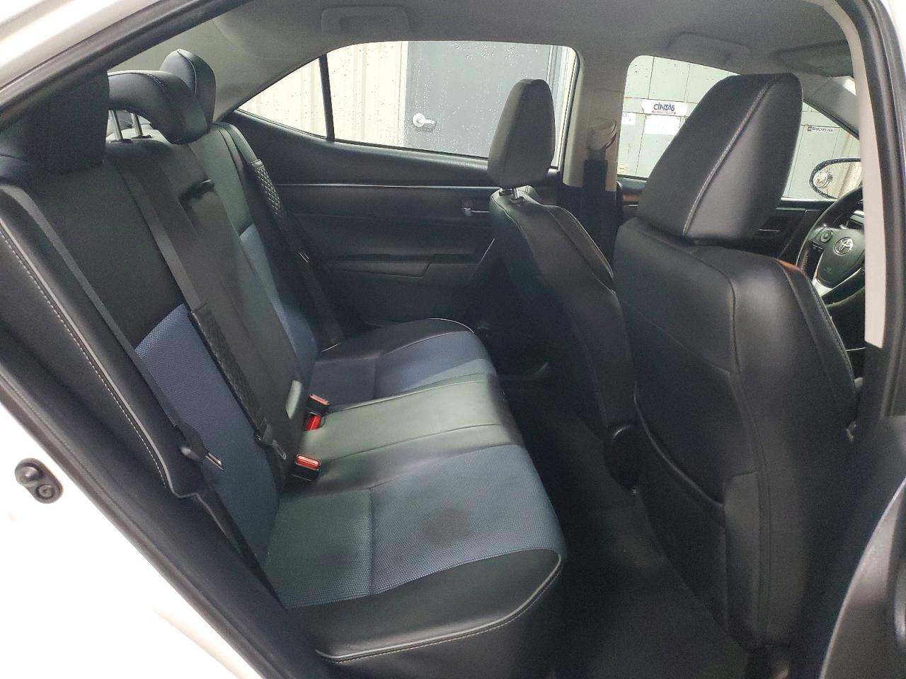 2015 TOYOTA COROLLA L photo 10