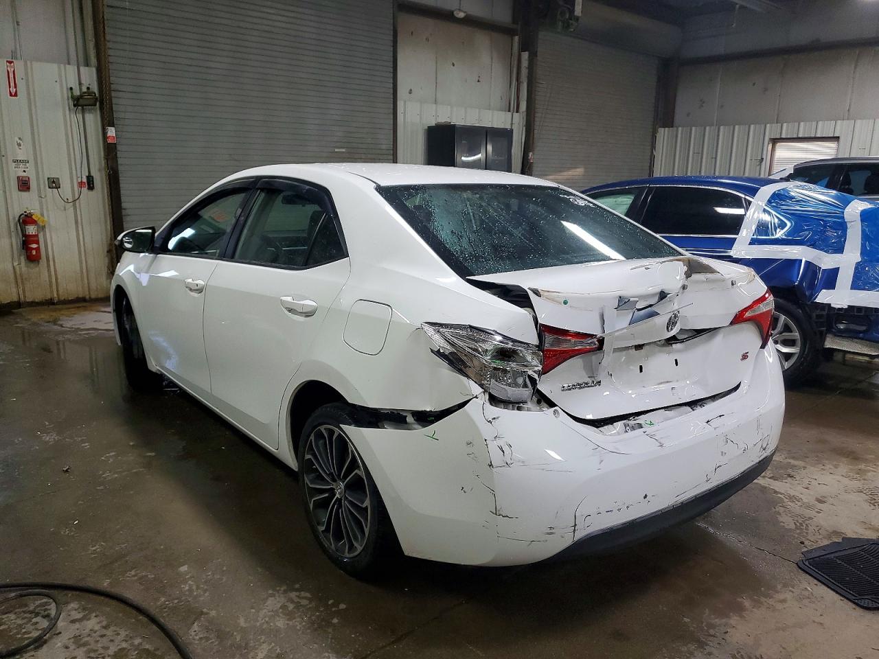 2015 TOYOTA COROLLA L photo 2