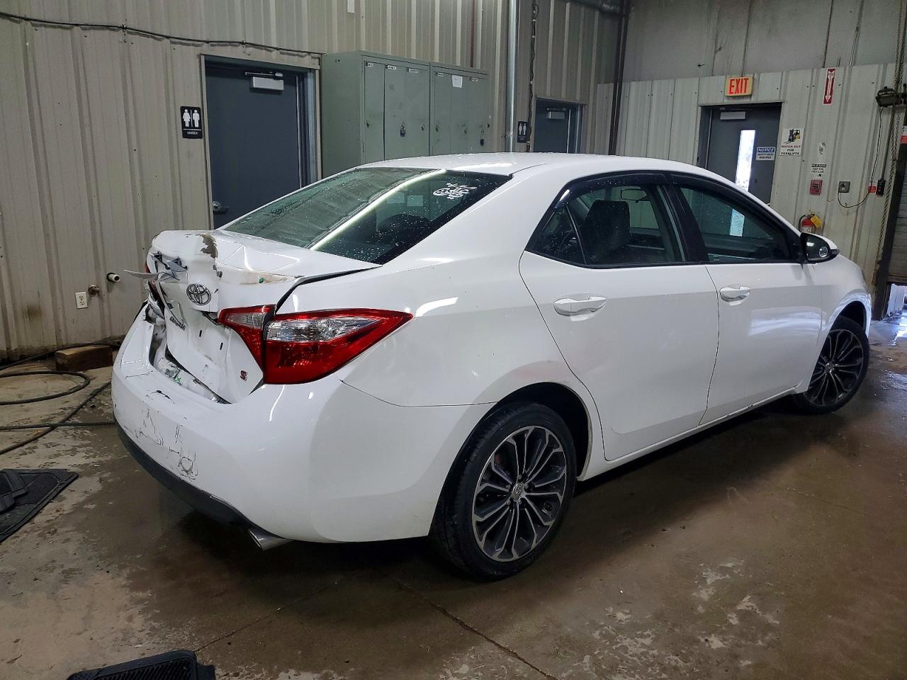 2015 TOYOTA COROLLA L photo 3