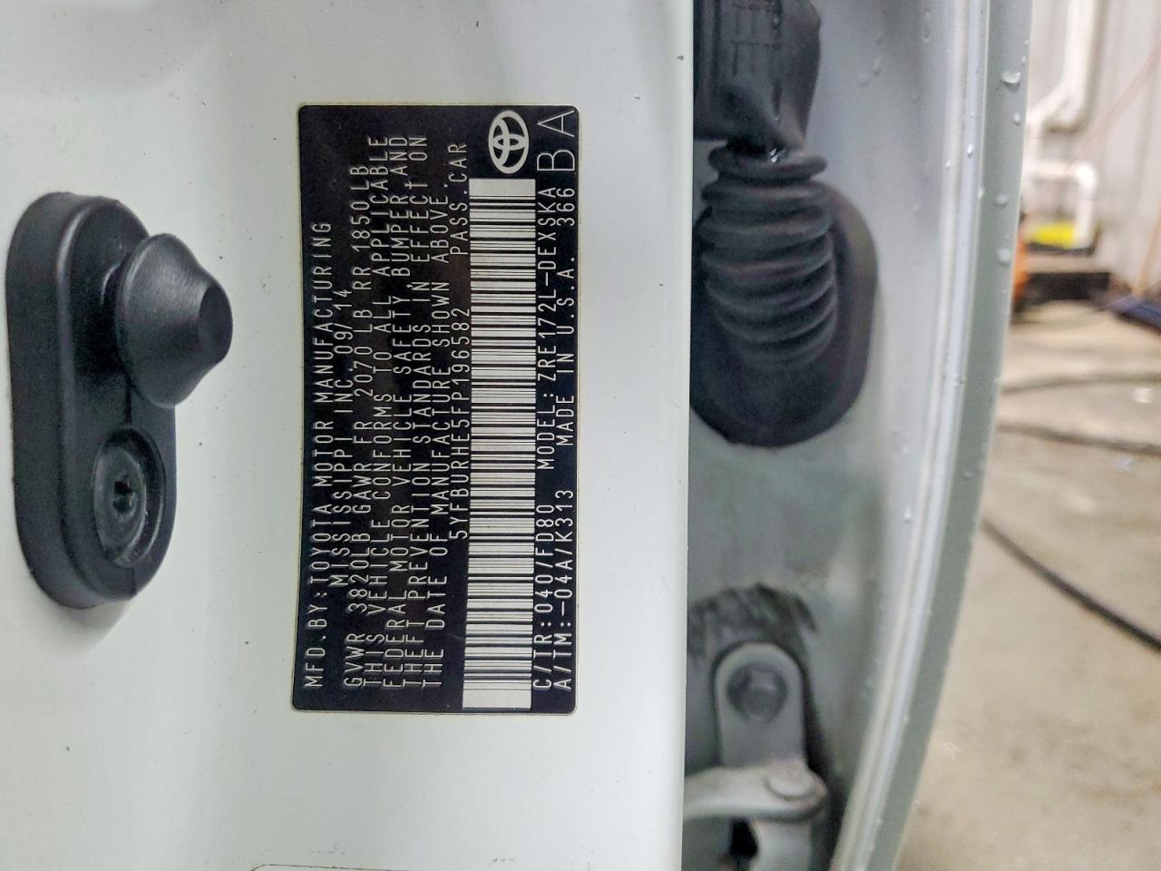 2015 TOYOTA COROLLA L photo 12