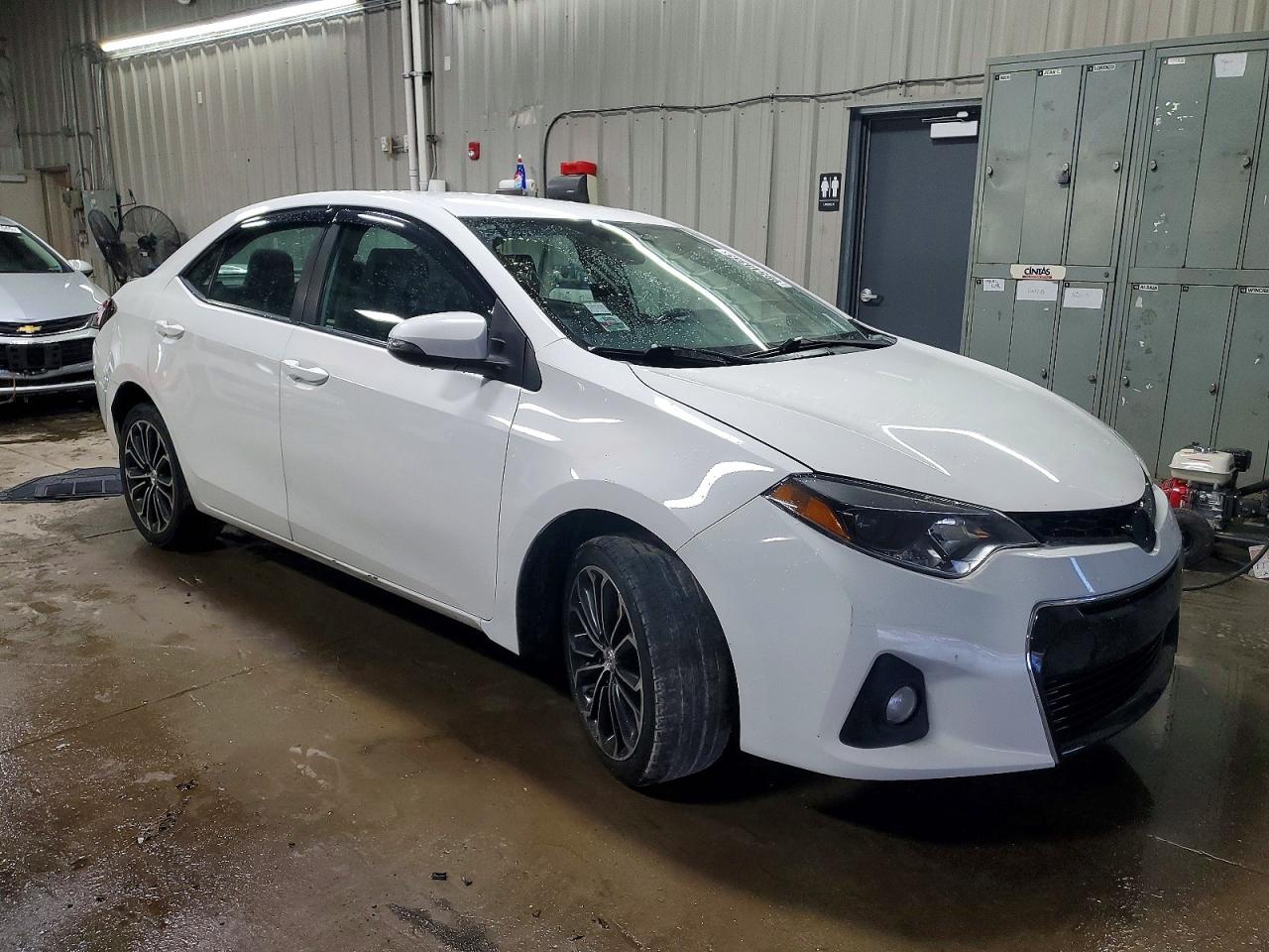 2015 TOYOTA COROLLA L photo 4