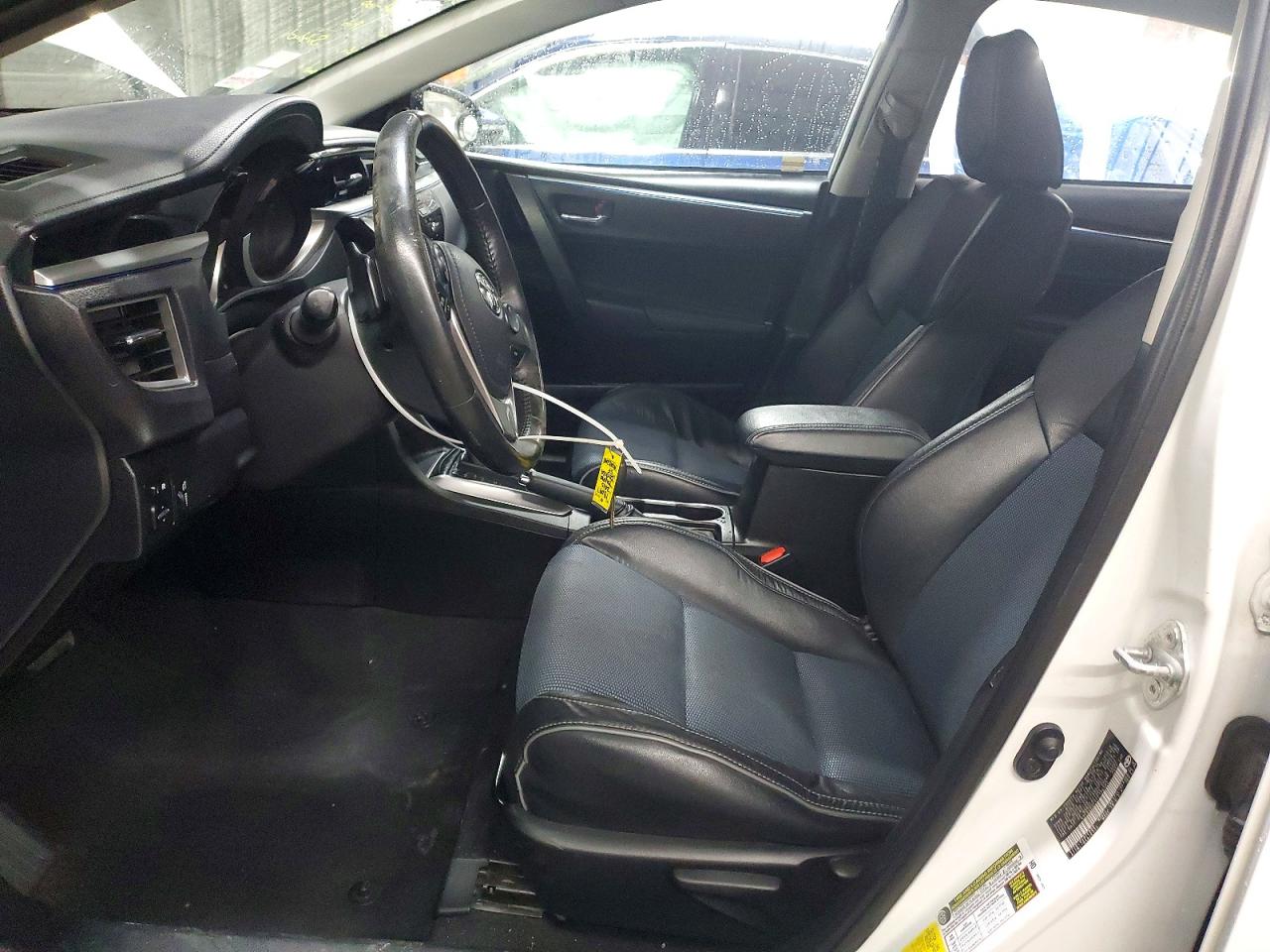 2015 TOYOTA COROLLA L photo 7