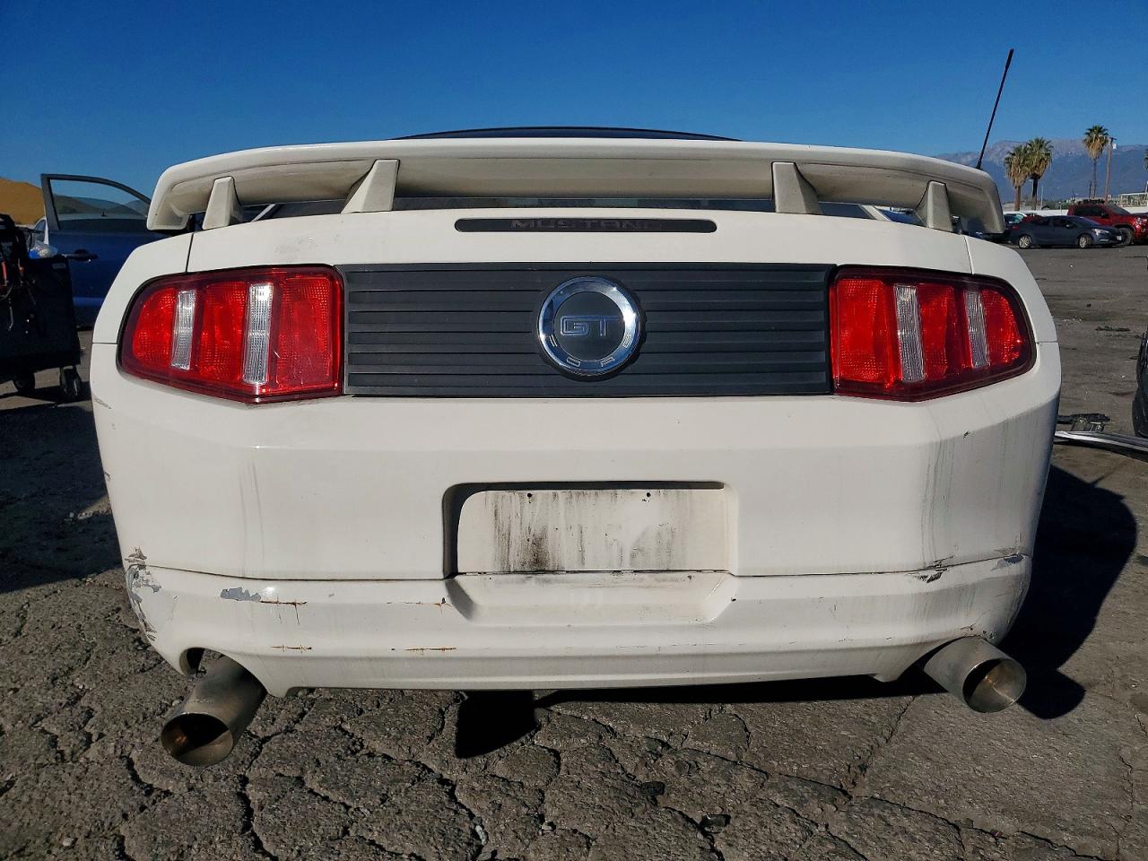 2012 FORD MUSTANG photo 6