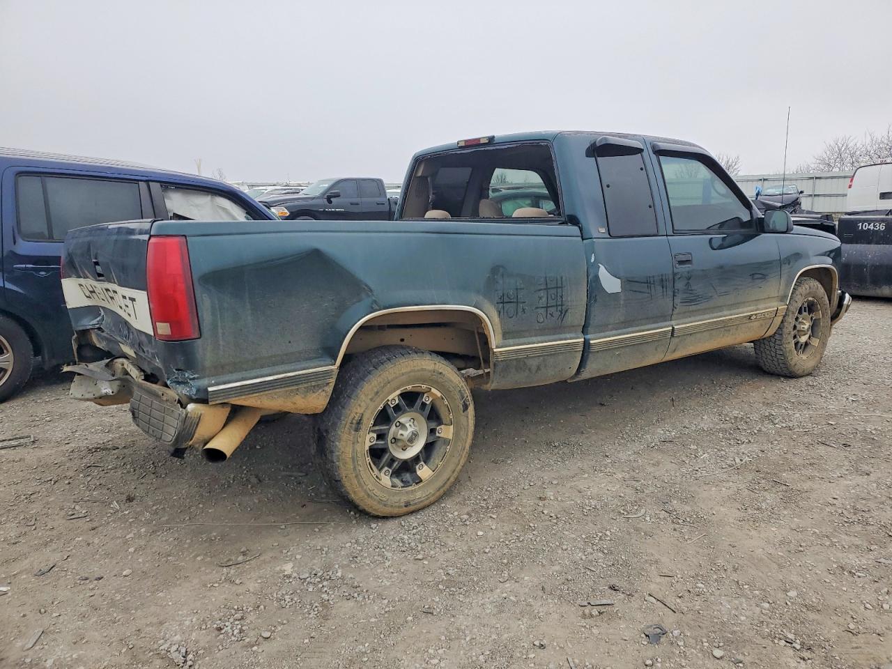 1997 CHEVROLET GMT-400 C1500 photo 3