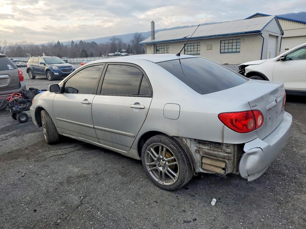 2005 TOYOTA COROLLA CE photo 3