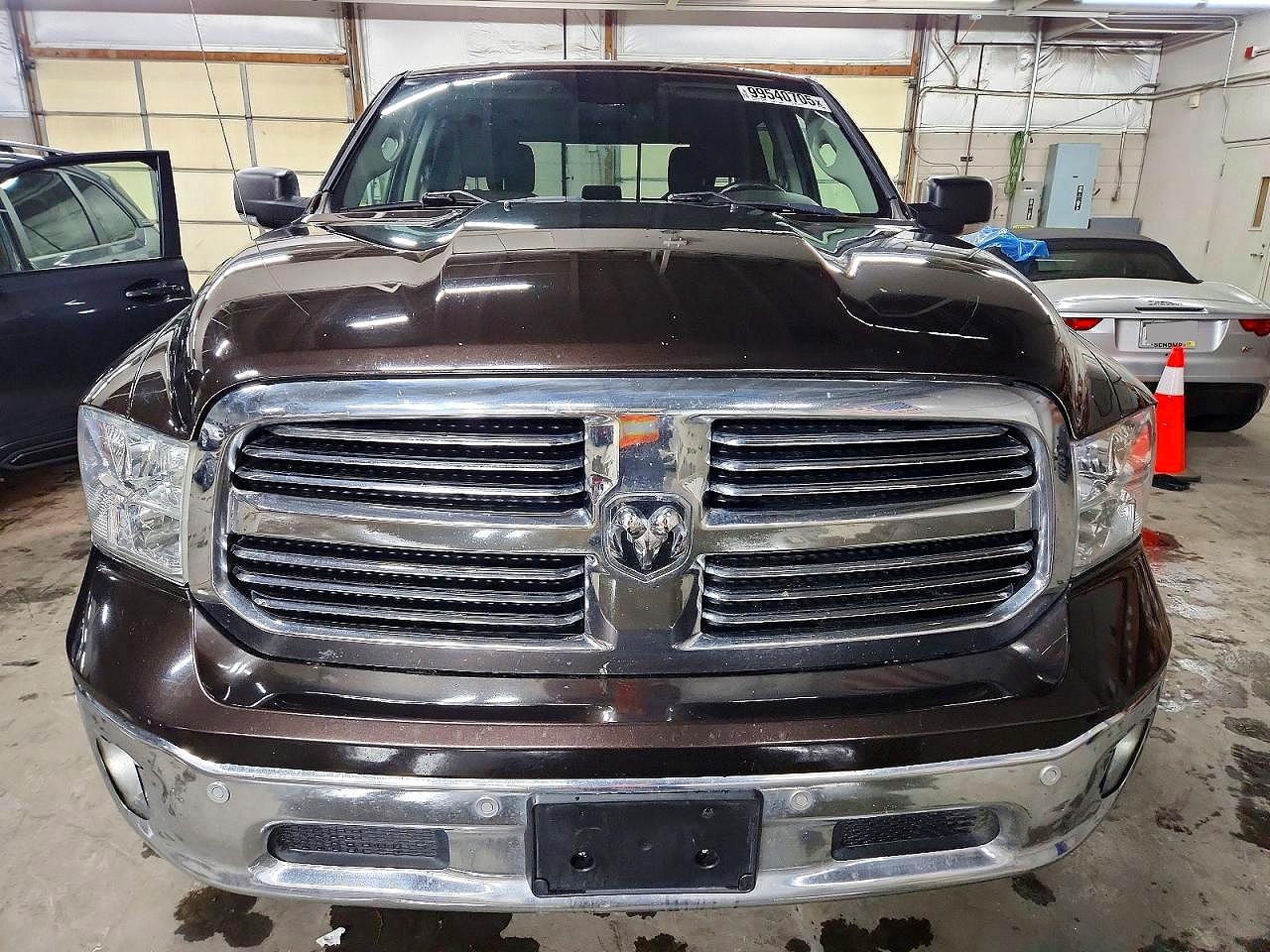 2017 RAM 1500 SLT photo 5