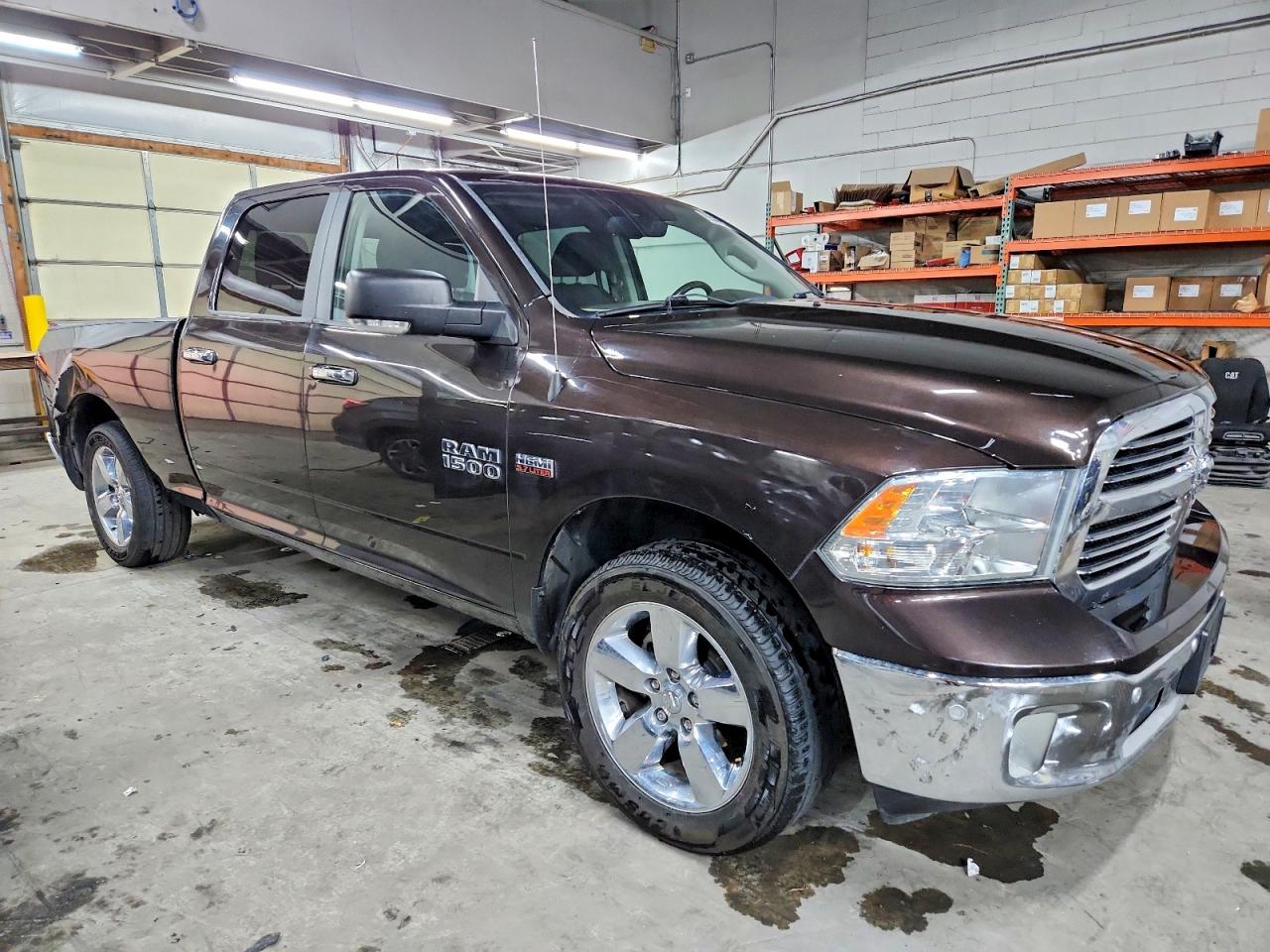 2017 RAM 1500 SLT photo 4