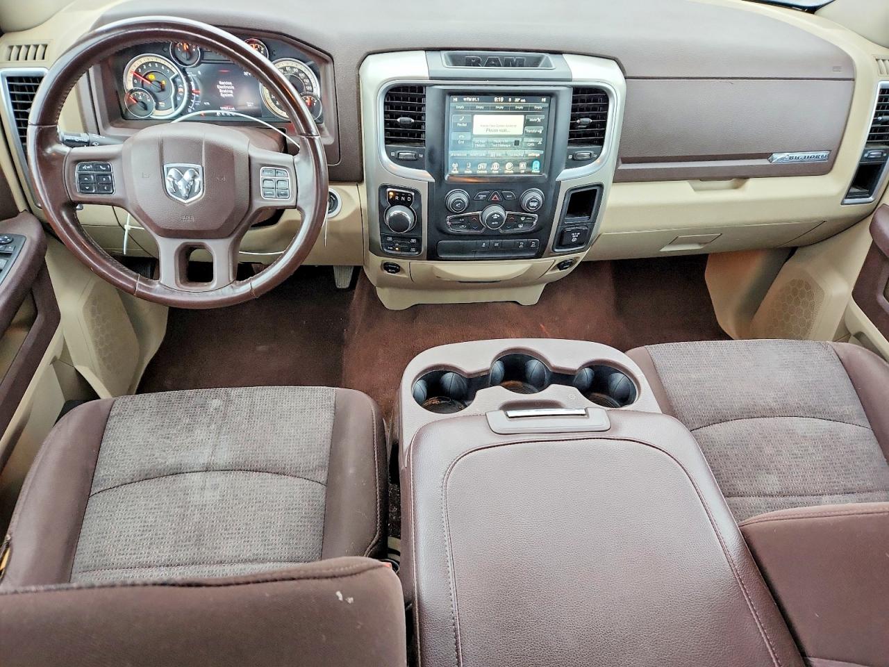 2017 RAM 1500 SLT photo 8