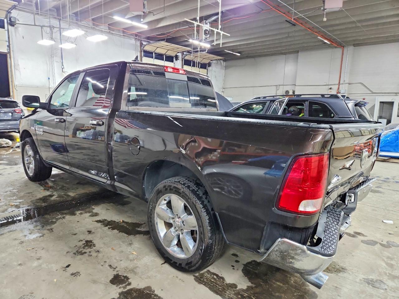 2017 RAM 1500 SLT photo 2
