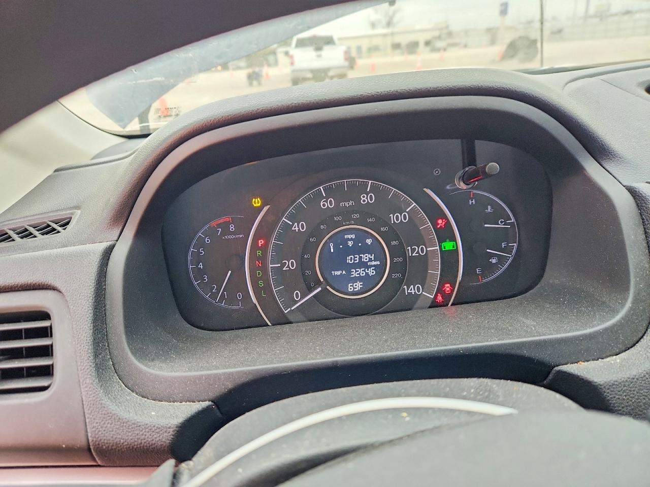 2015 HONDA CR-V LX photo 9