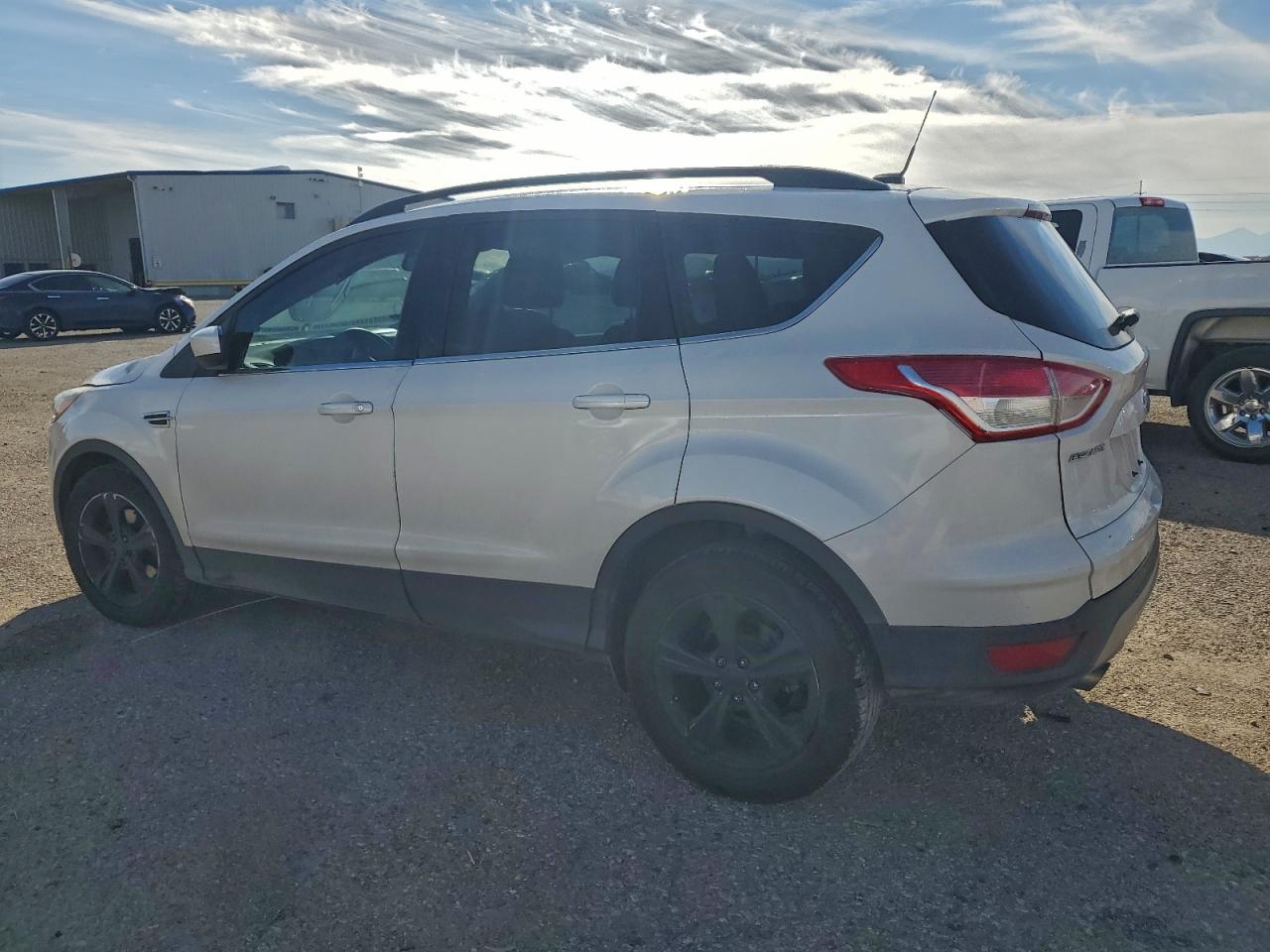 2015 FORD ESCAPE SE photo 2