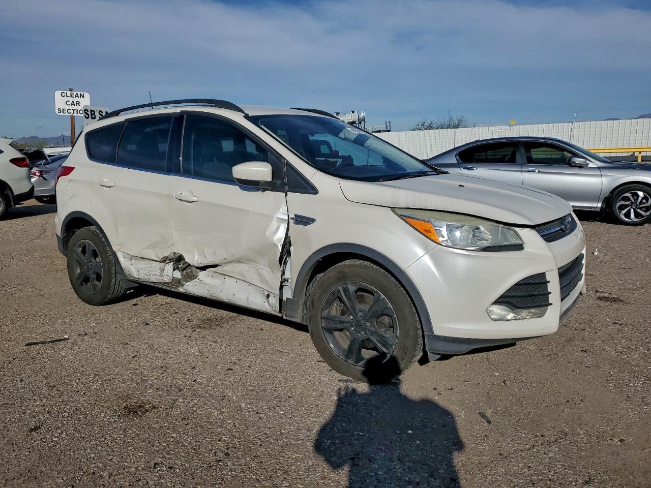2015 FORD ESCAPE SE photo 4