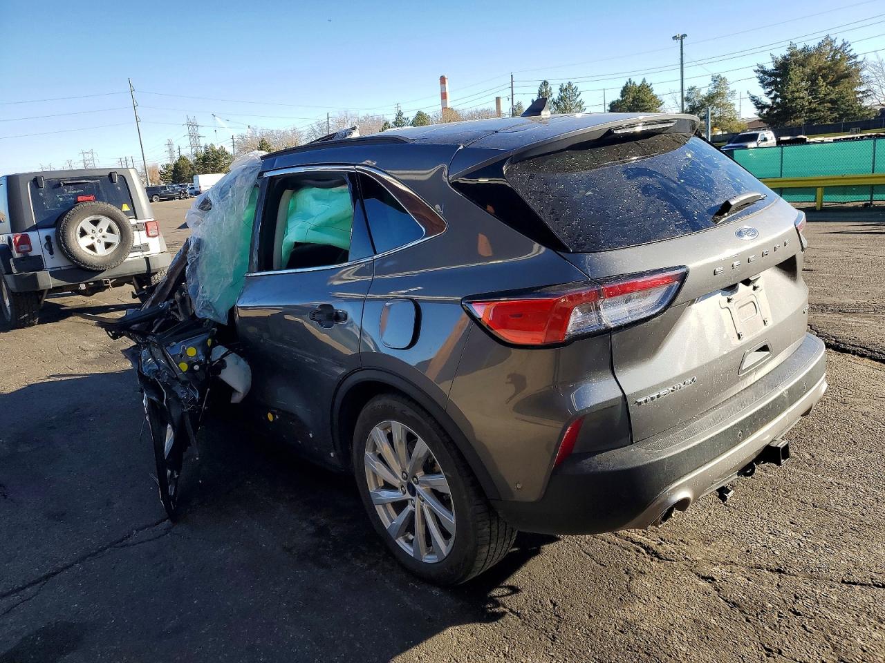 2022 FORD ESCAPE TITANIUM photo 2